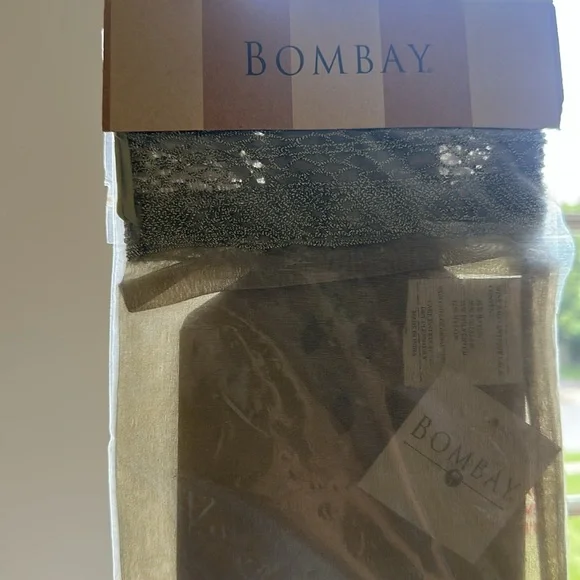 Beautiful Gift Bags Sheer Lace Beaded set of 3 - Picture 14 of 14